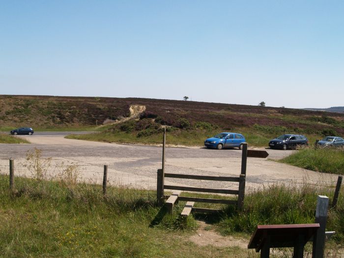 Lilla Howe Walk across Fylingdales Moor to Lilla Cross Jugger Howe lay-bye car ...